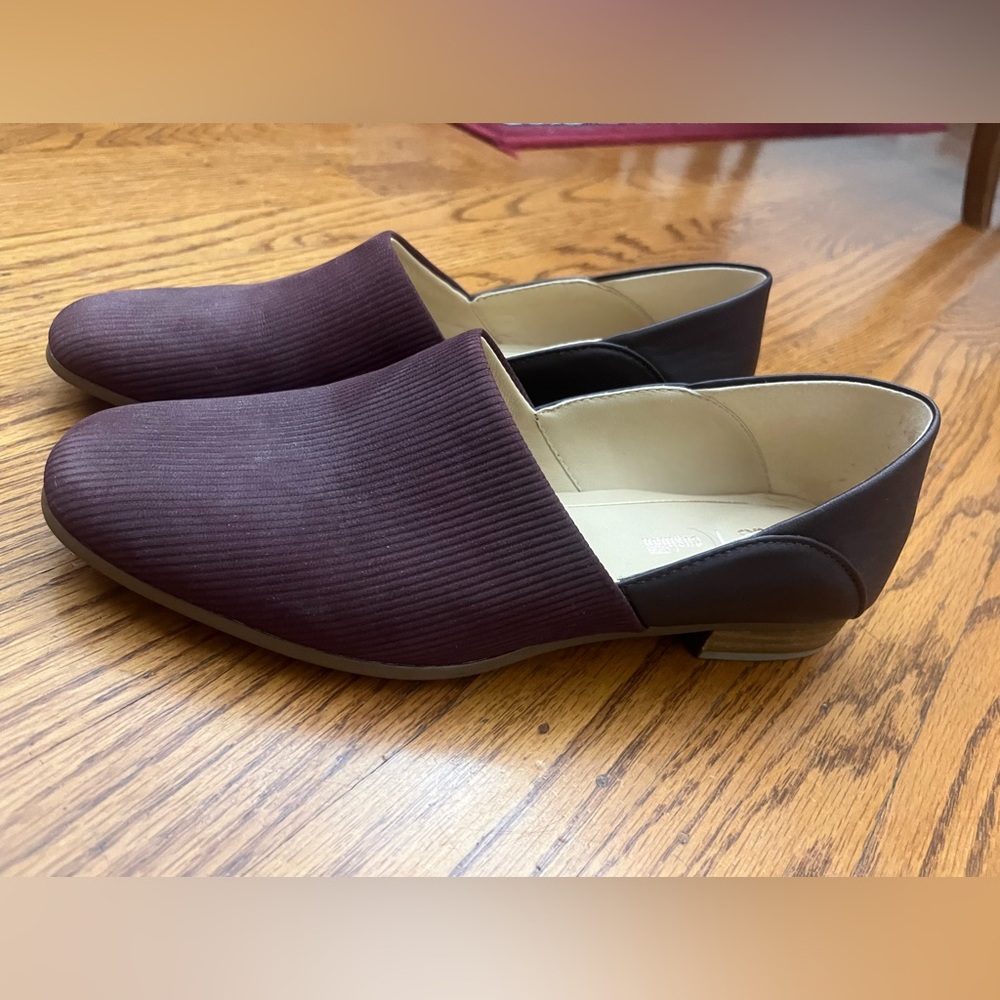 Clark’s Burgundy Slip-On Shoes size 7.5